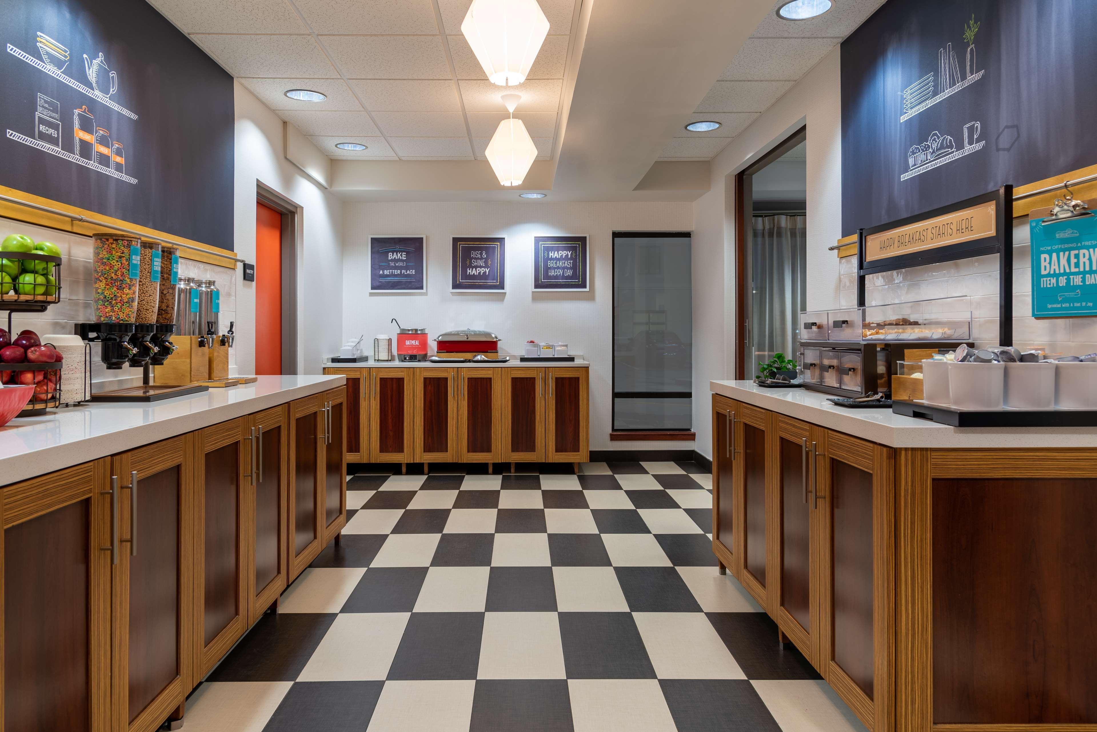 堪萨斯城 - 利斯萨米特汉普顿酒店 外观 照片
